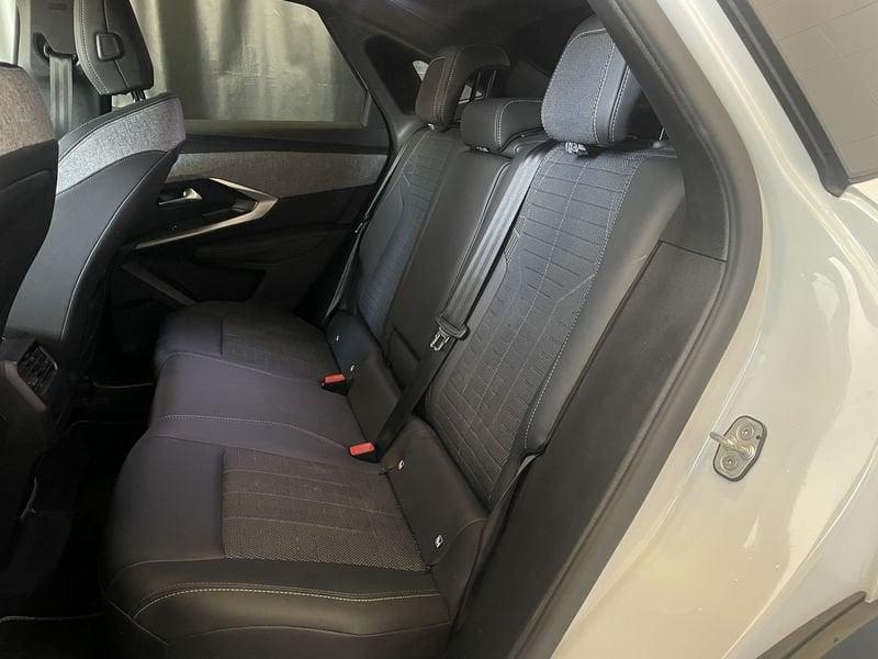 Peugeot 3008 Hybrid 136 GT e-DCS 6