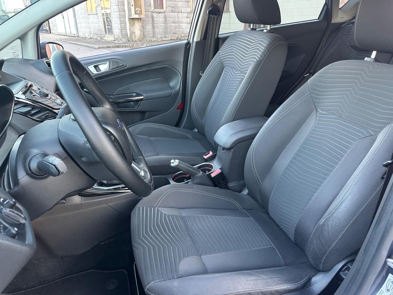 Ford Fiesta 1.5 TDCi 75CV 5 porte Neopatentati