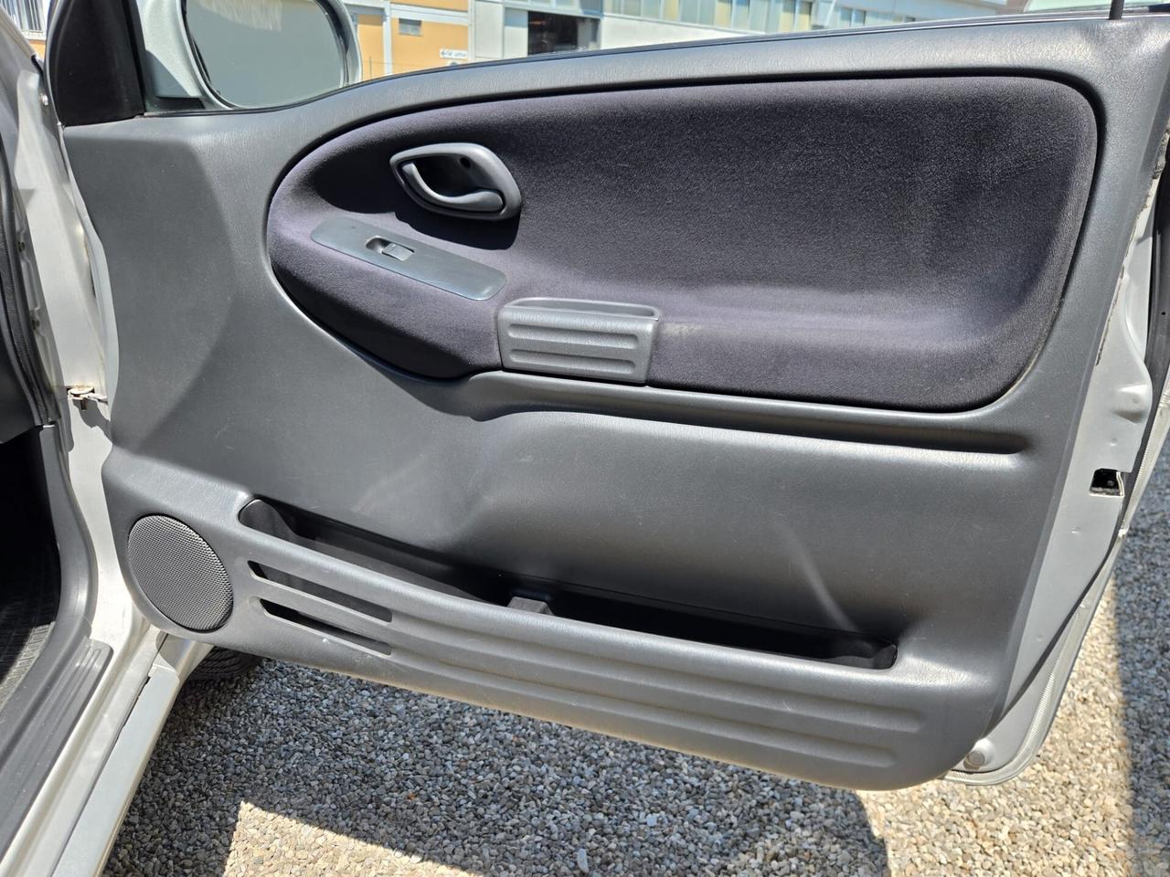 Suzuki Grand Vitara 1.6i 16V cat 3 porte