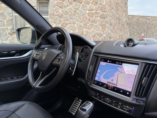 MASERATI Levante MY22 GRANSPORT+TETTO+BLACK PACK+PINZE GIALLE