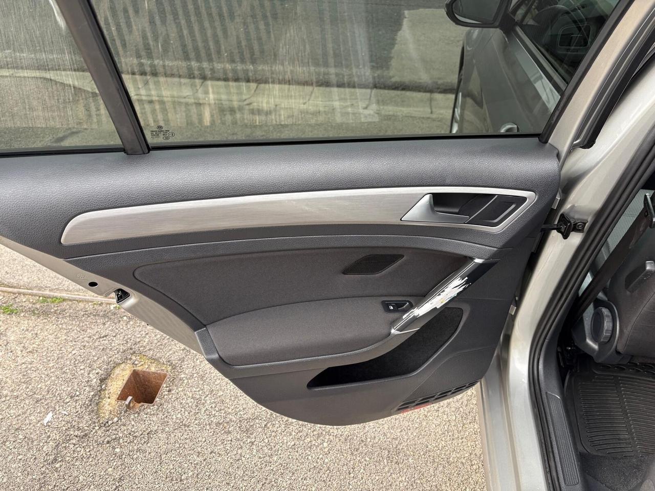VOLKSWAGEN GOLF 1.6 DIESEL 110 (CV) 2016