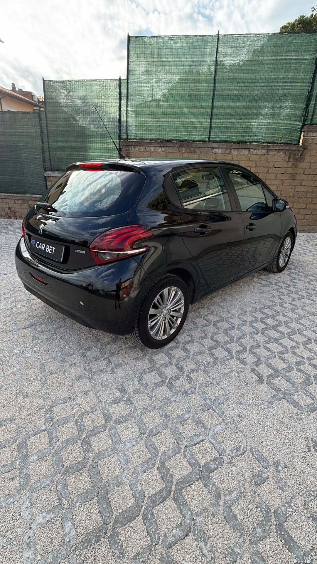 Peugeot 208 PureTech 82 5p. GPL Access