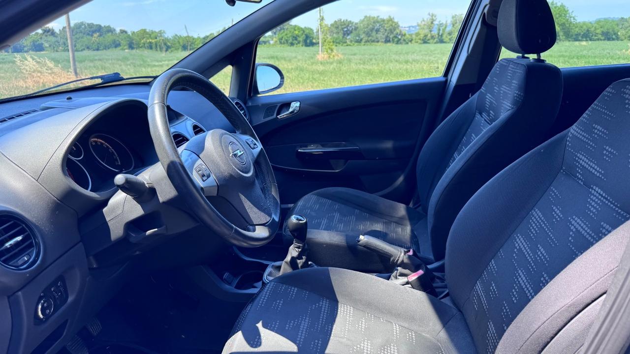 Opel Corsa 1.2 5 porte Club