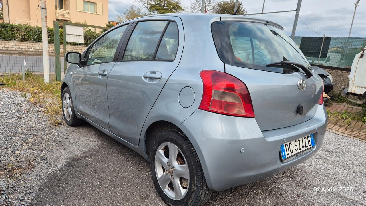 Toyota Yaris 1.3 5 porte Luna