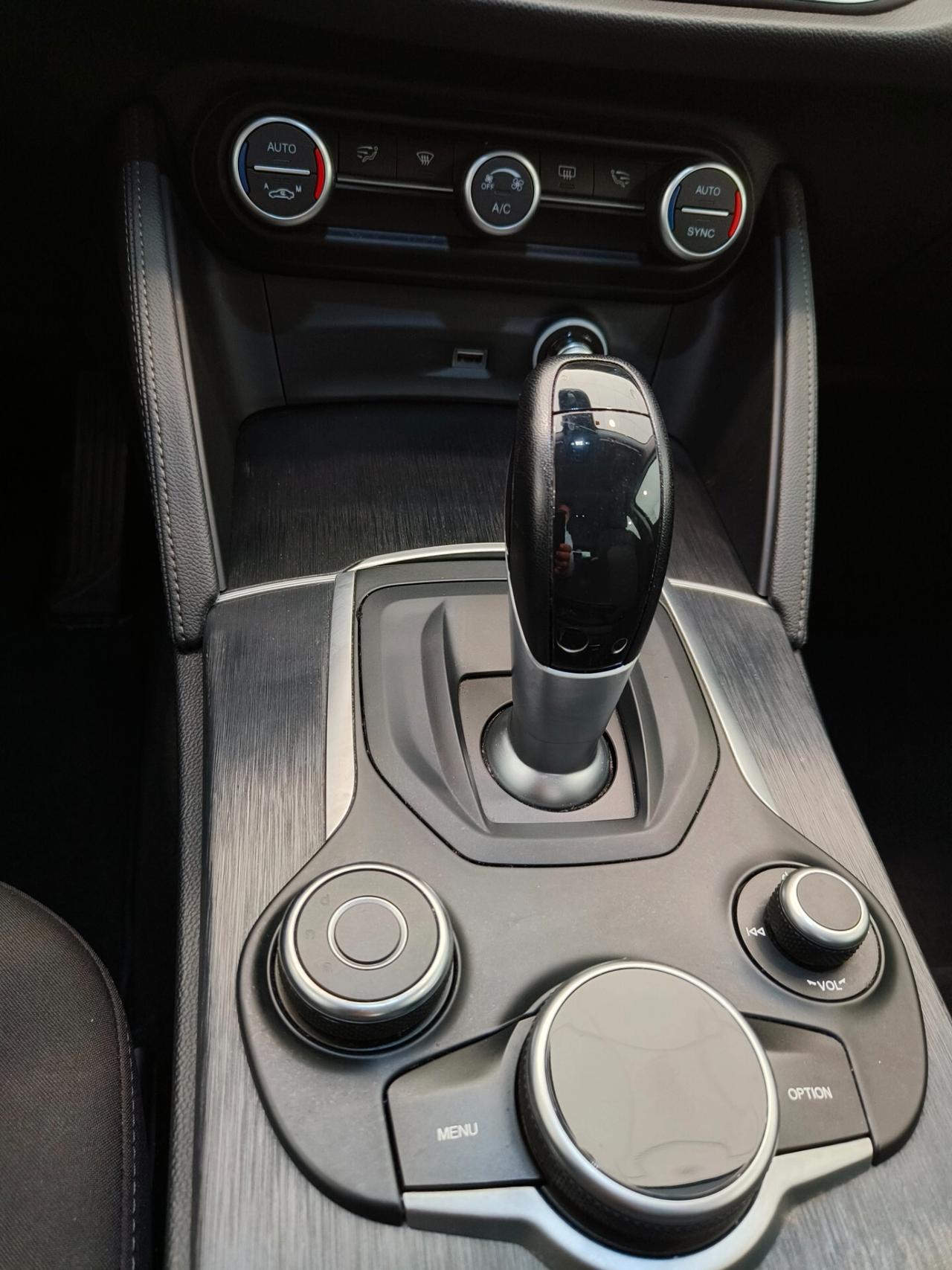 Alfa Romeo Stelvio 2.2 Turbodiesel 160 CV AT8 RWD Business