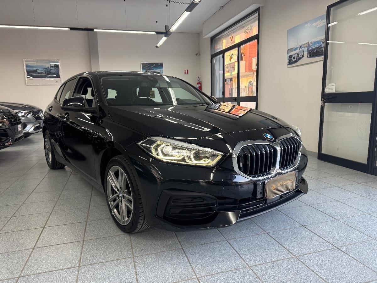 BMW 116d 5p. Sport UNICO PROP/ LED/ NAVIGATORE/ NEOPATENTATI