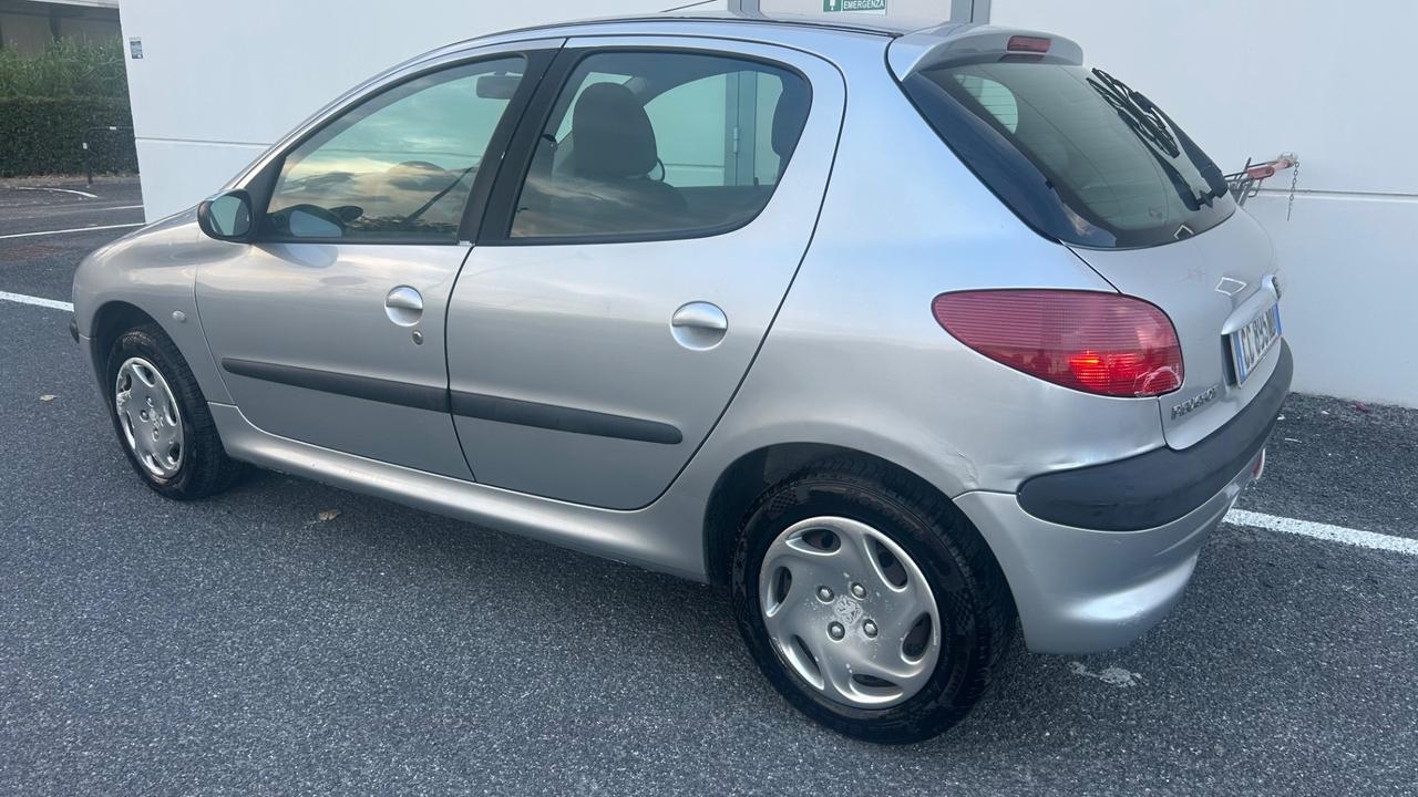 Peugeot 206 1.1 5p. XR