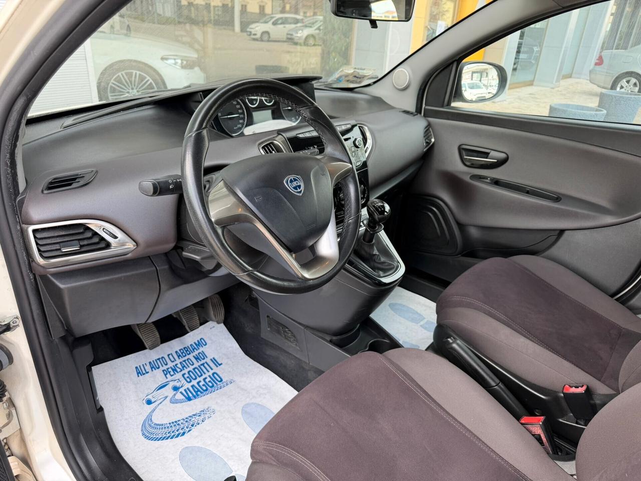 Lancia Ypsilon 1.2 69 CV 5p. GPL Ecochic Gold 2013 NEOPATENTATI