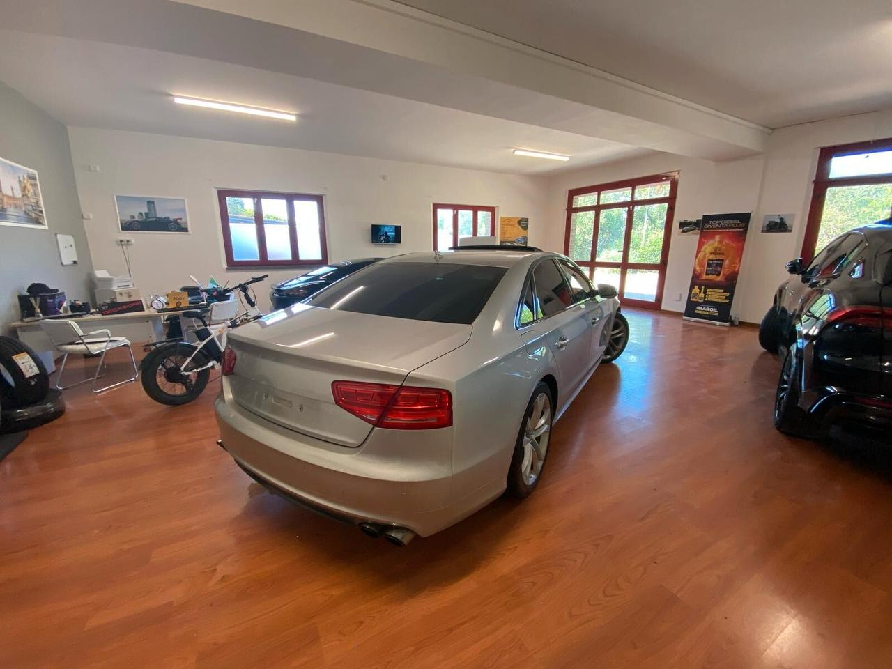 Audi A8 S8 4.0 TFSI quattro tiptronic