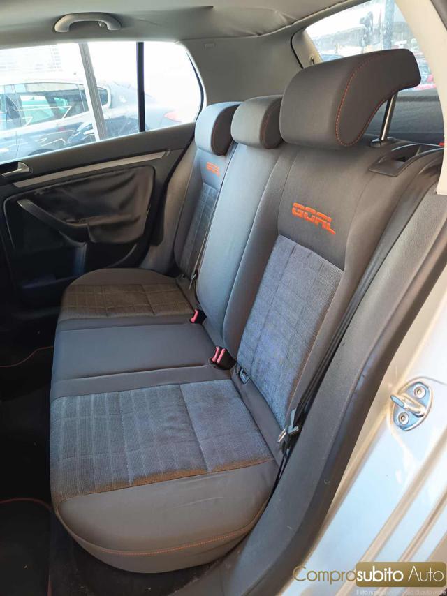 VOLKSWAGEN Golf 1.6 16V FSI 5p. Sportline