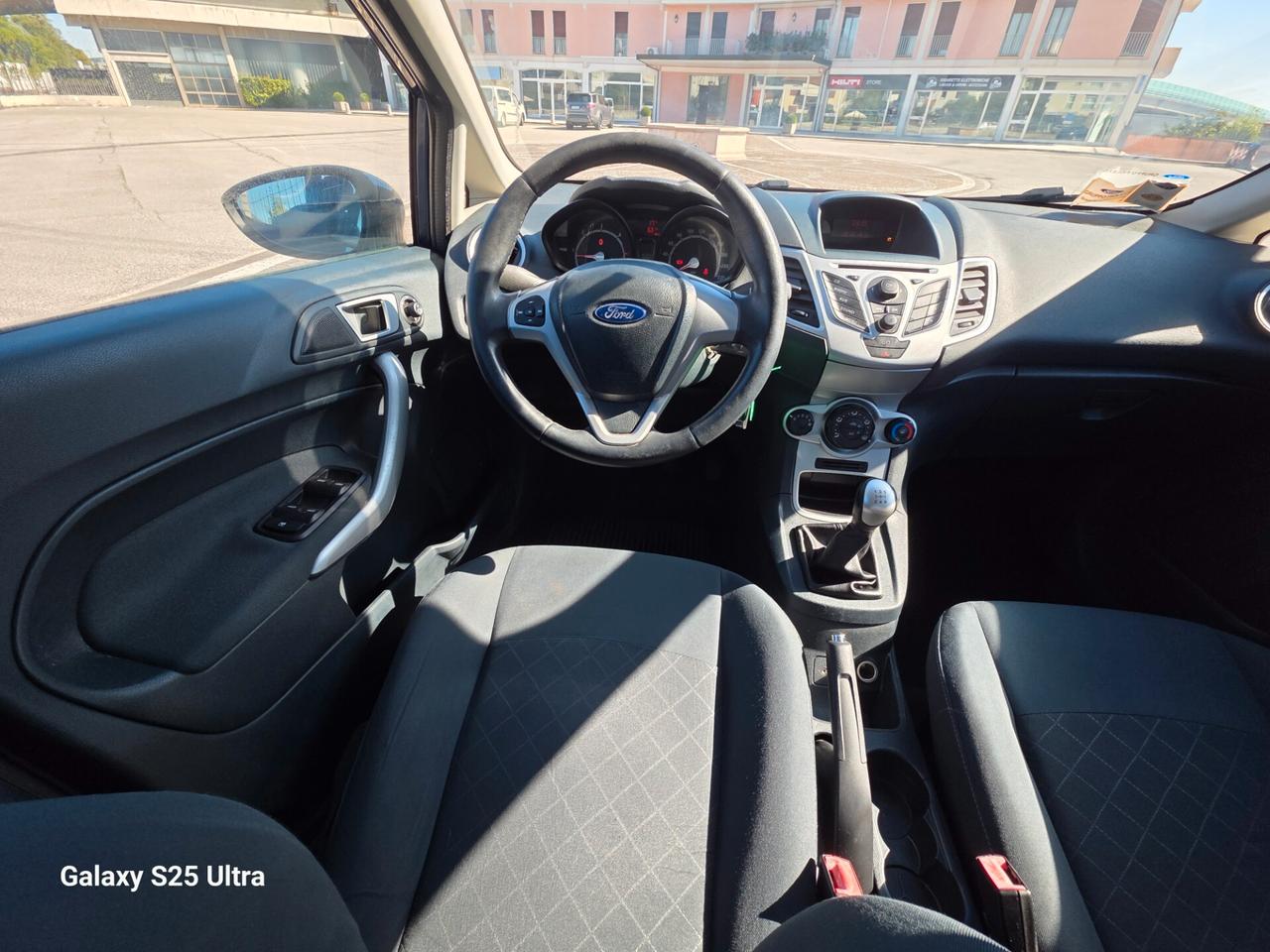 Ford Fiesta 1.4 TDCi 70CV 5 porte Titanium