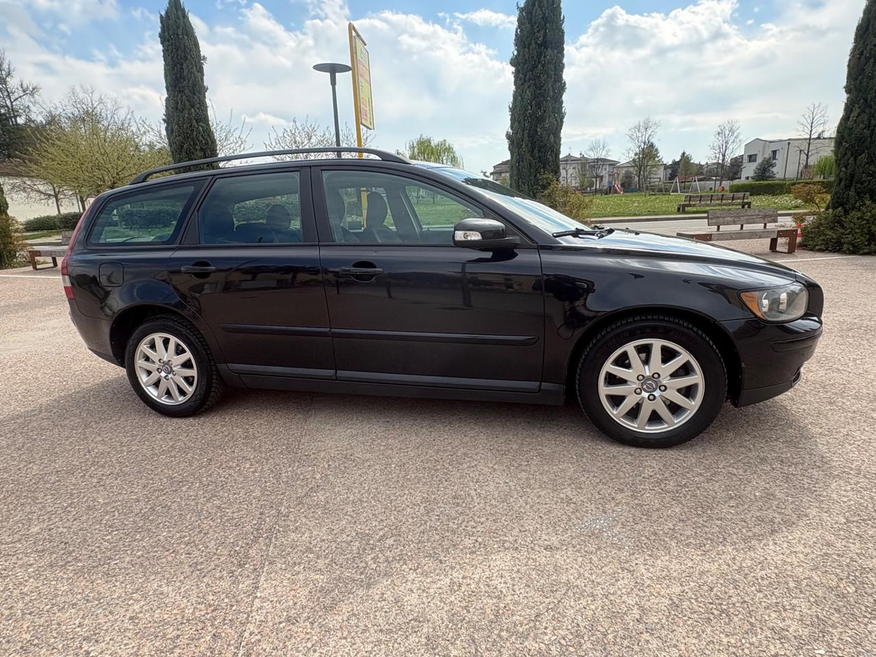 Volvo V50 D anno 2012 pronta a uso ok neo patentati