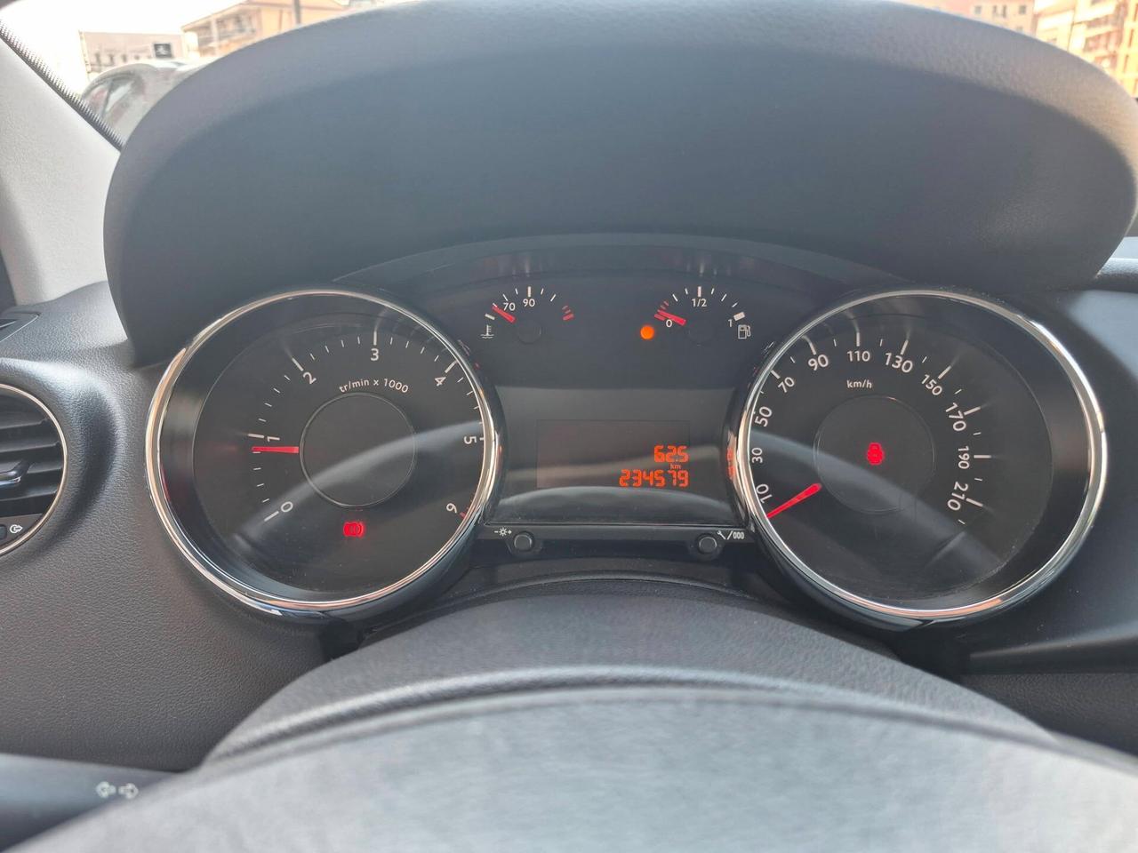 Peugeot 3008 1.6 HDi 112CV Business