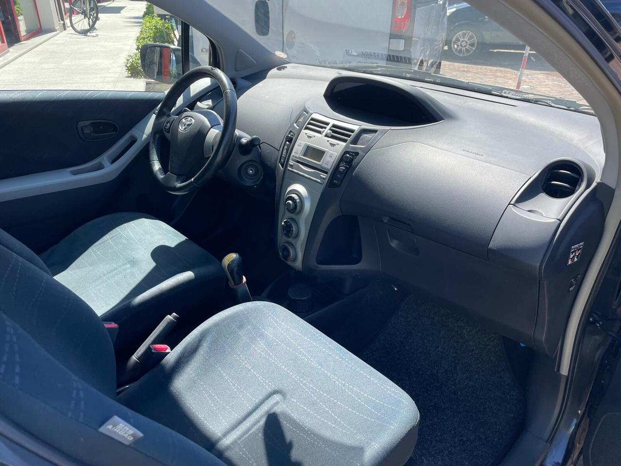 Toyota Yaris 1.0 3 porte Sol