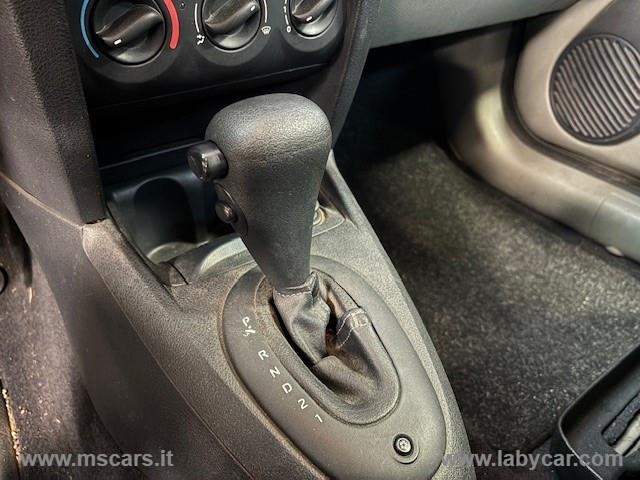 RENAULT Clio 1.4 16V 3p. Expression