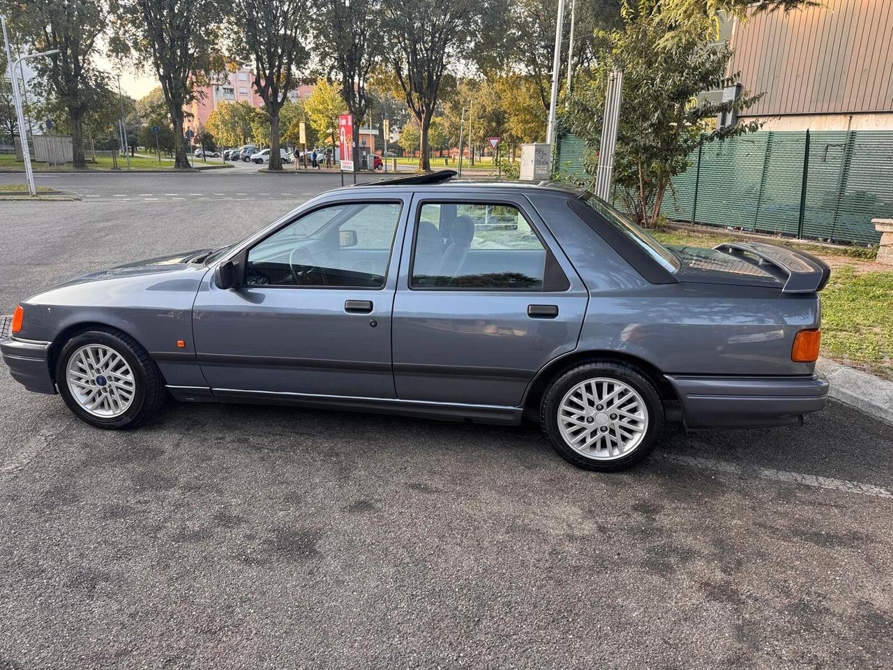 Ford Sierra 2.0i turbo 16V 4p. RS Cosworth