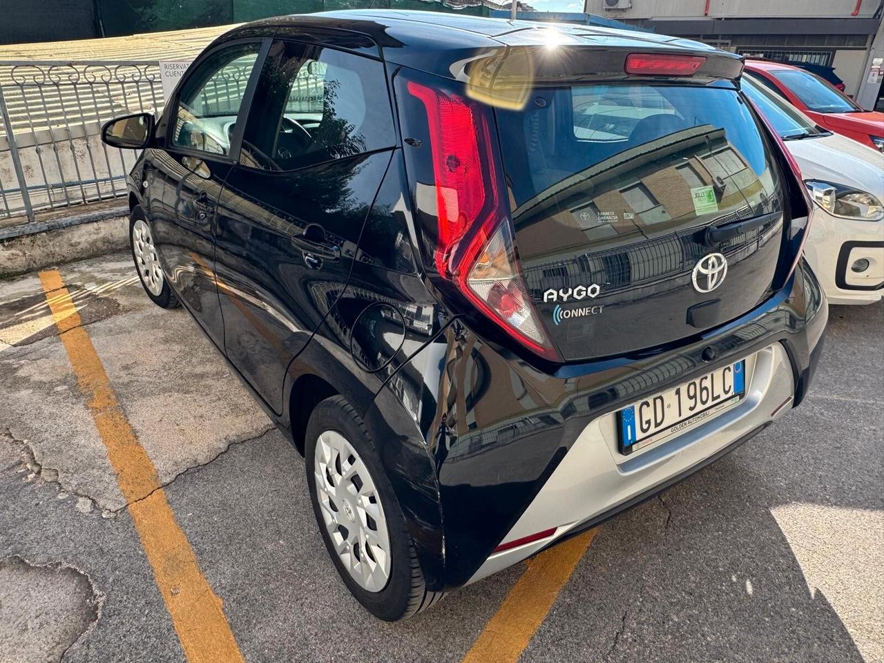Toyota Aygo Connect 1.0 VVT-i 72 CV 5 porte x-cool MMT