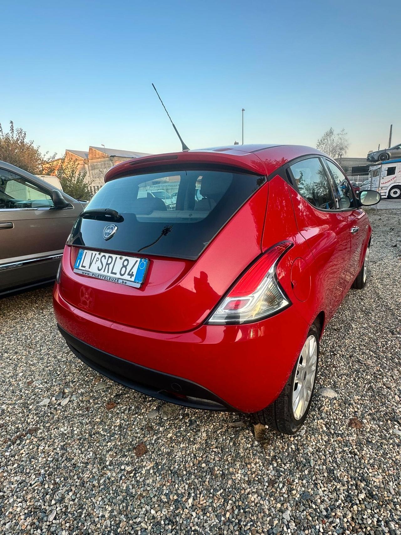 Lancia Ypsilon 0.9 TwinAir 85 CV 5 porte S&S Platinum