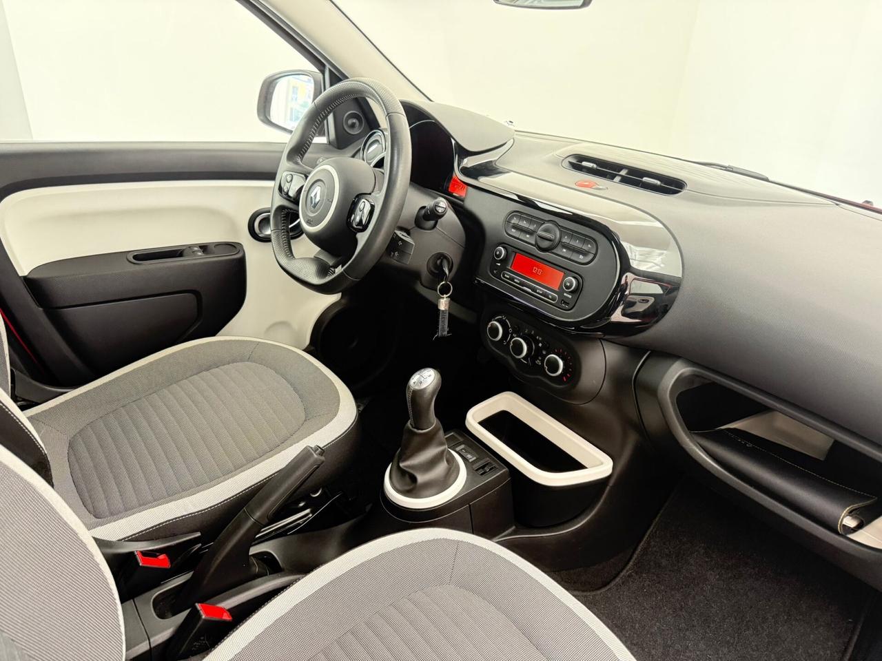 RENAULT TWINGO LIMITED 21.000 KM