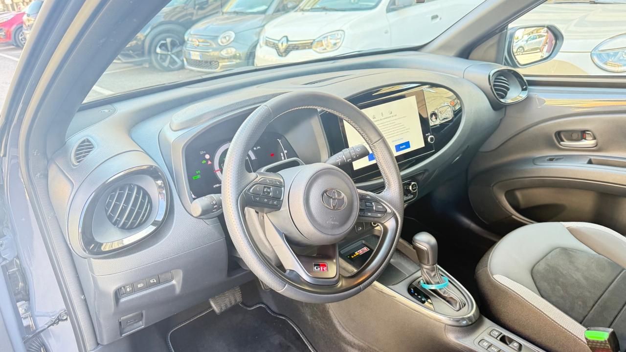 Toyota Aygo X 1.5 Hybrid 115 CV 5 porte GR Sport LED NAVI KAMERA BLUETOOTH CERCHI 17 PDC FULL