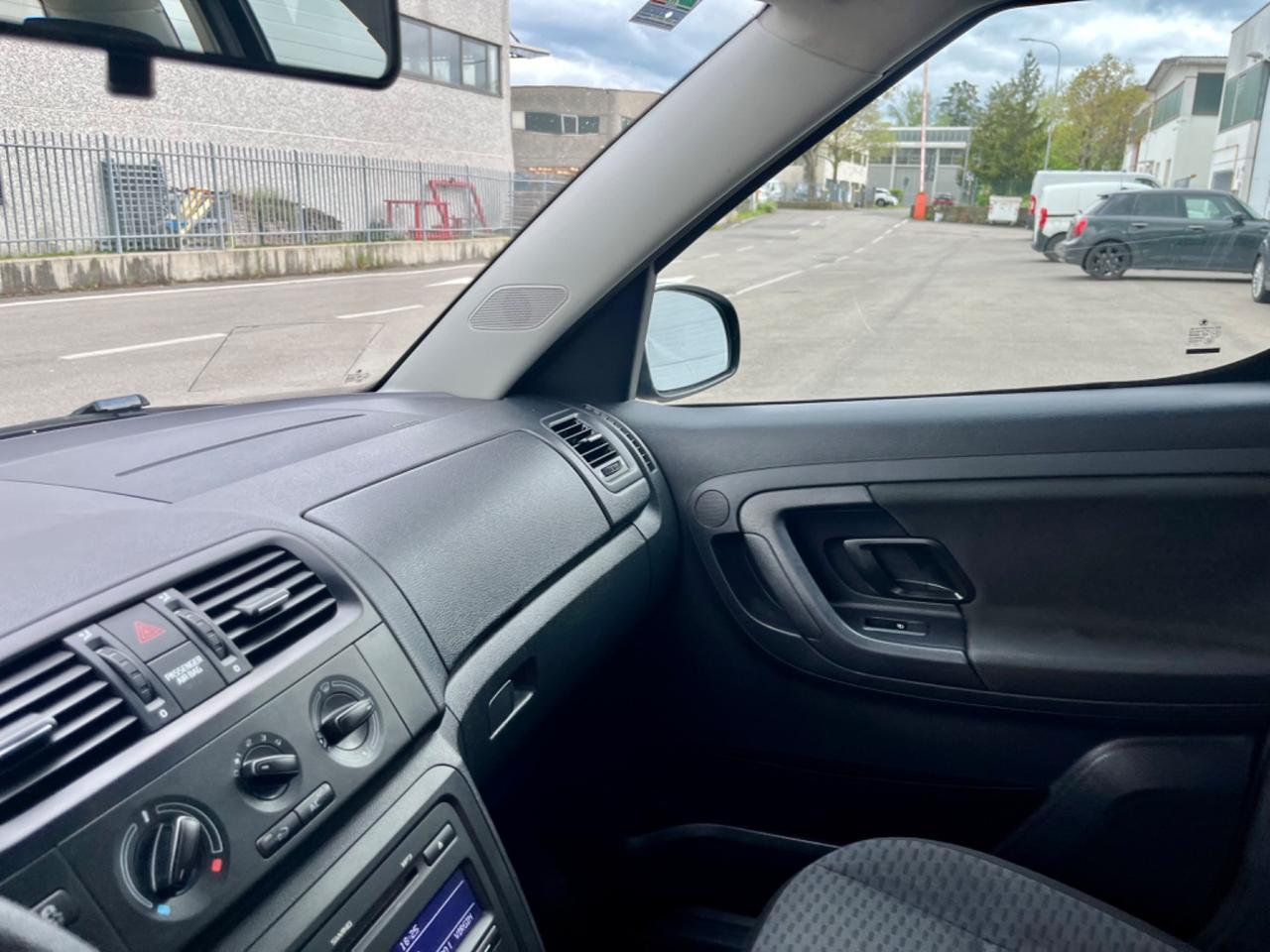 Skoda Roomster 1.2benz 2013 155.000km perfetta per neopatentati
