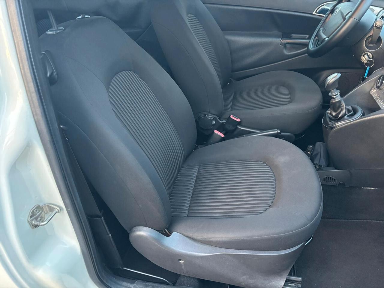 Lancia Ypsilon 1.4 Argento Ecochic GPL