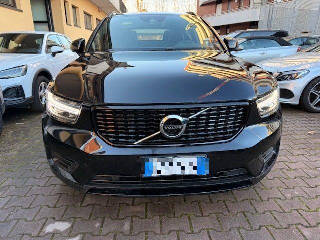 VOLVO XC40 T5 Recharge Plug-in Hybrid R-design