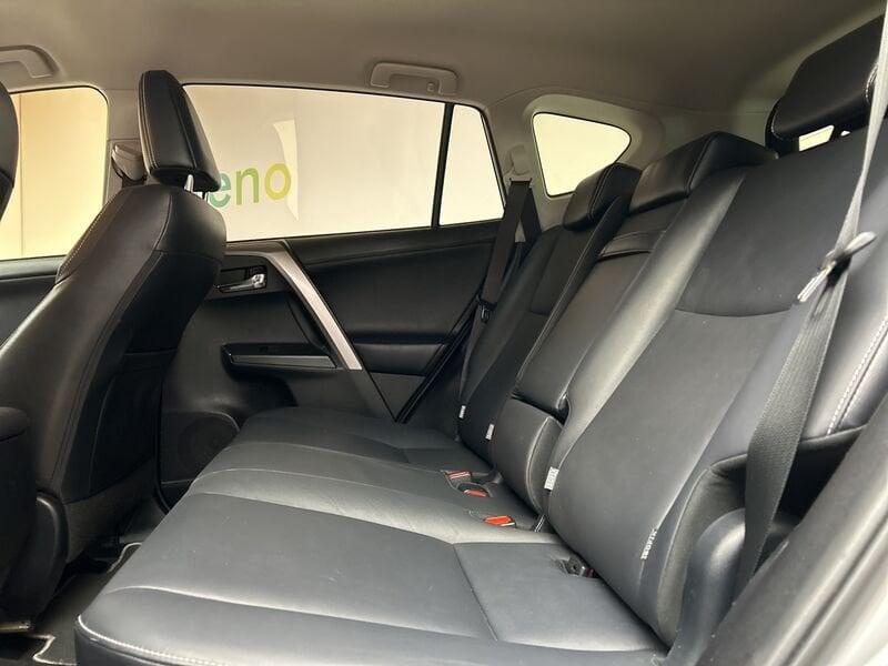 Toyota RAV4 2.5 vvt-i hybrid Lounge 2wd e-cvt my17