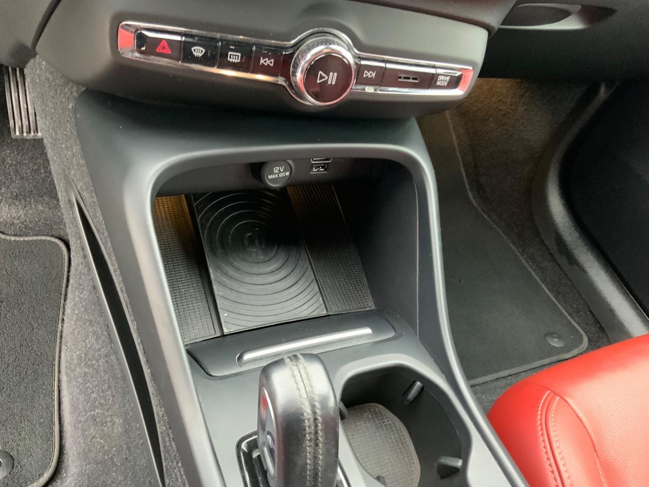 Volvo XC40 D4 AWD Geartronic Momentum