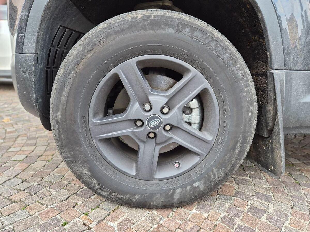 Land Rover Defender 90 3.0d i6 mhev X-Dynamic SE awd 200cv auto