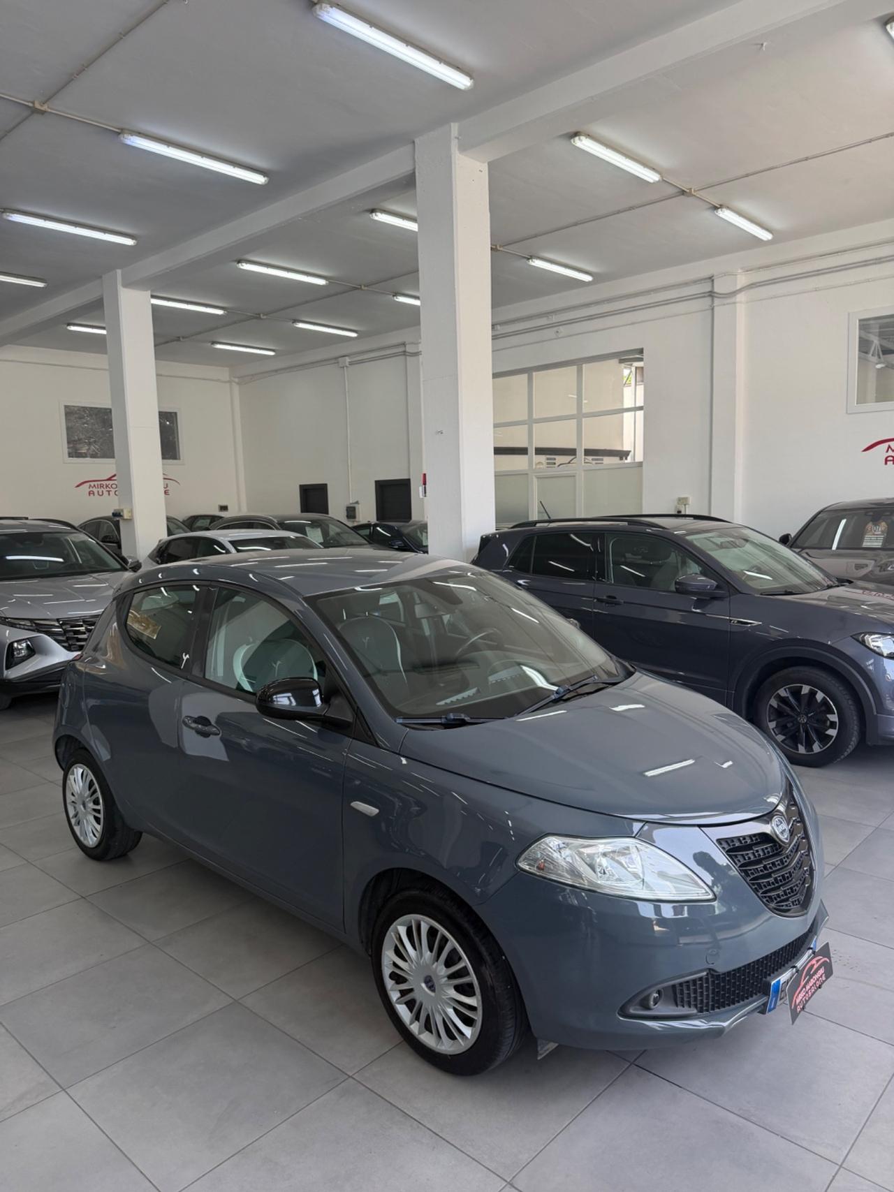 Lancia Ypsilon 1.3 MJT 95 CV 5 p. Platinum FINANZIABILE