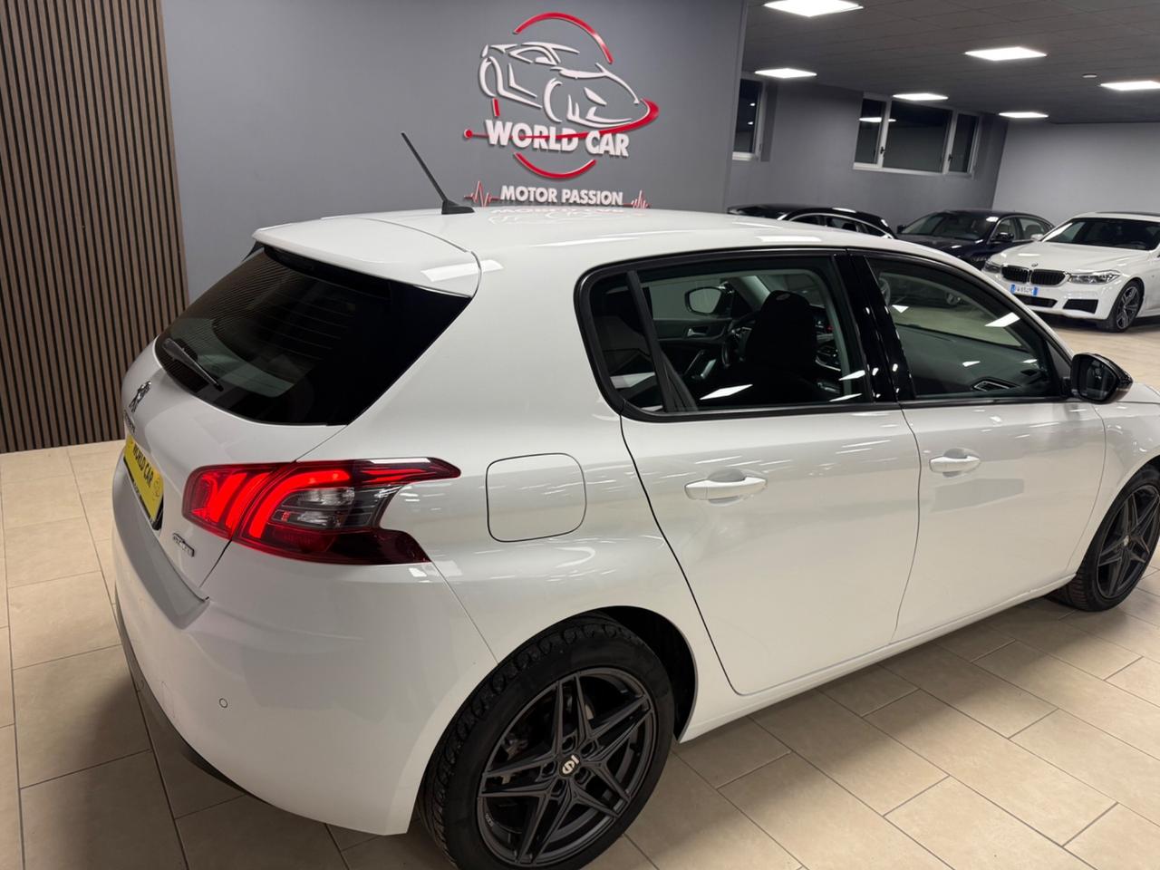 Peugeot 308 BlueHDi 100 S&S Business