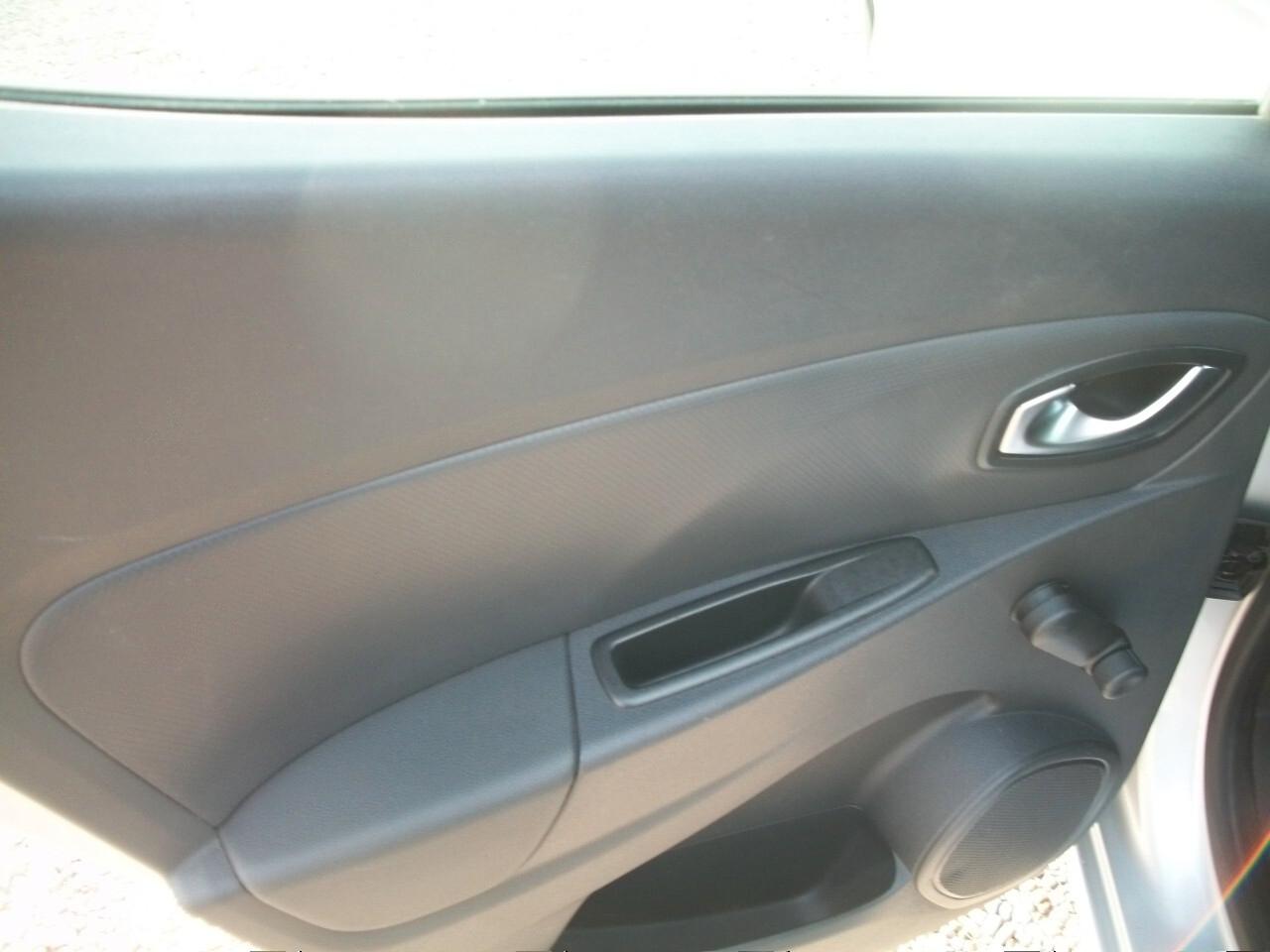 Renault Clio dCi 8V 90 CV EDC 5 porte Business CC 1461 kw 66 SI NUOVI PATENTATI GARANZIA UN ANNO