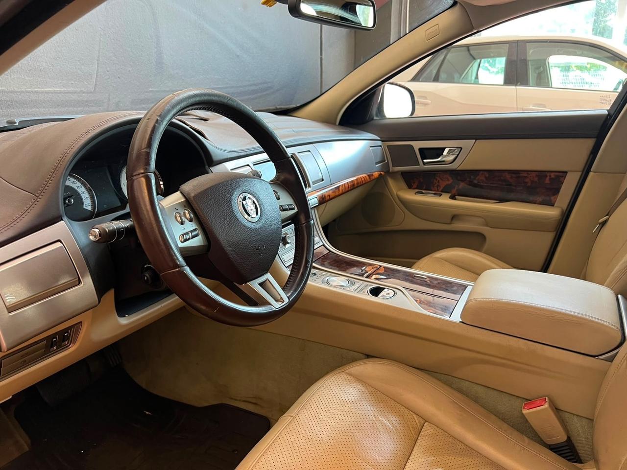 Jaguar XF 3.0 DS V6 Luxury