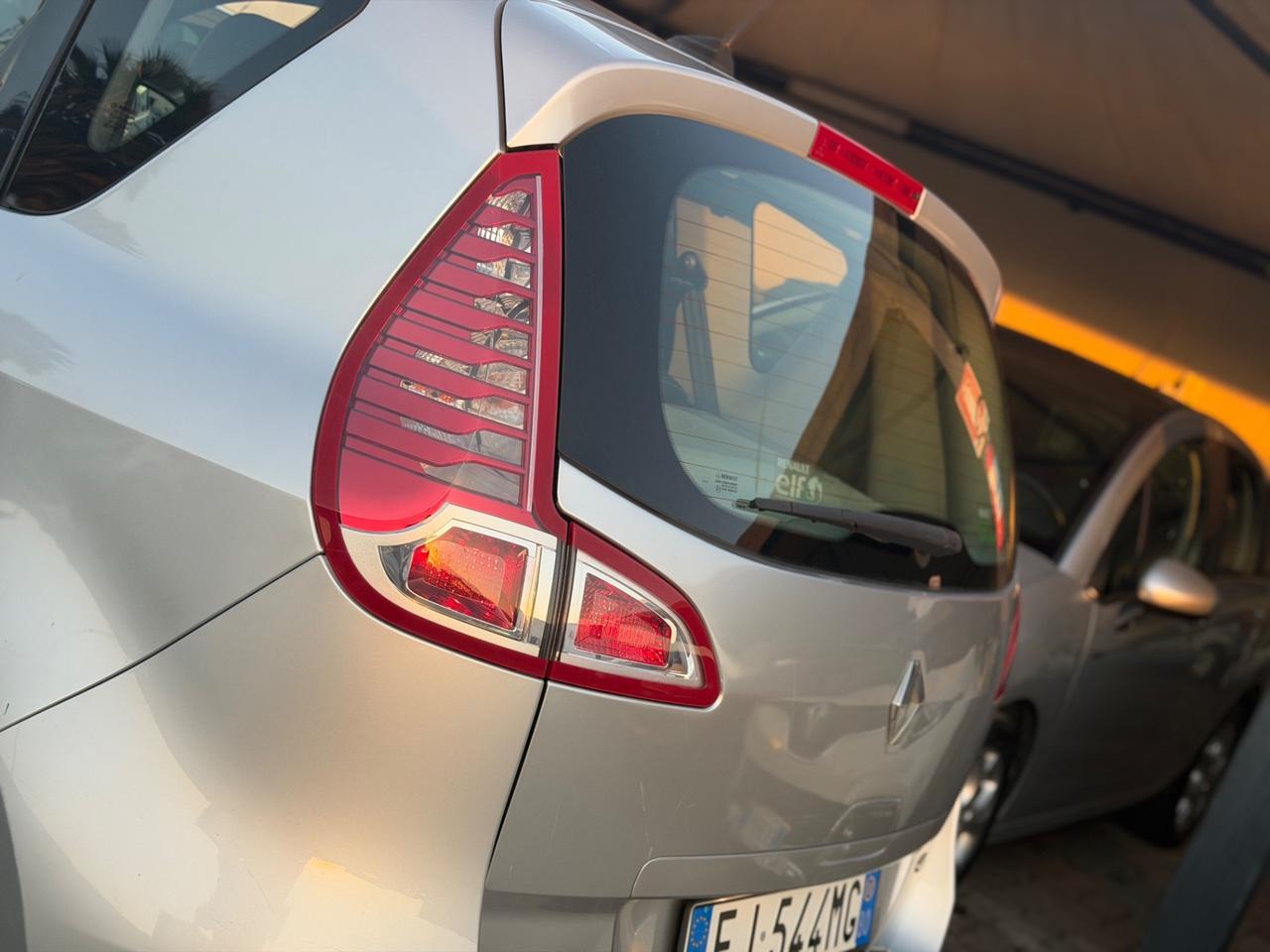 Renault SCENIC 1.5 DIESEL 2011 - RETROCAMERA