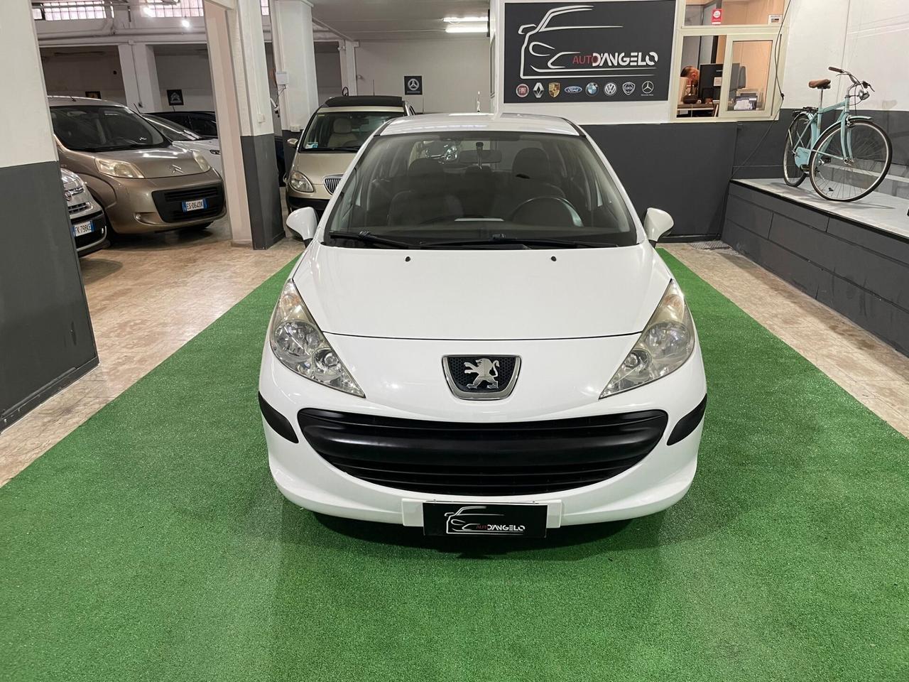 Peugeot 207 1.4 8V 75CV 5p. Active