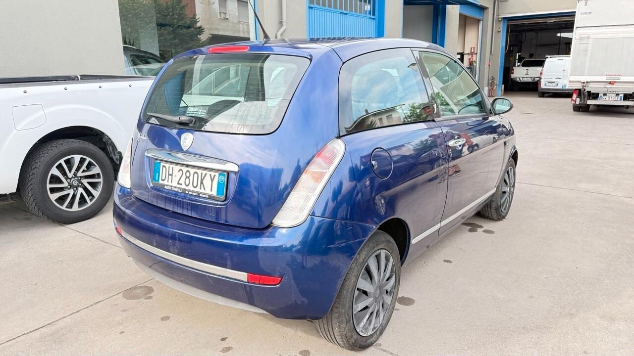 Lancia Ypsilon 1.2 Oro Giallo