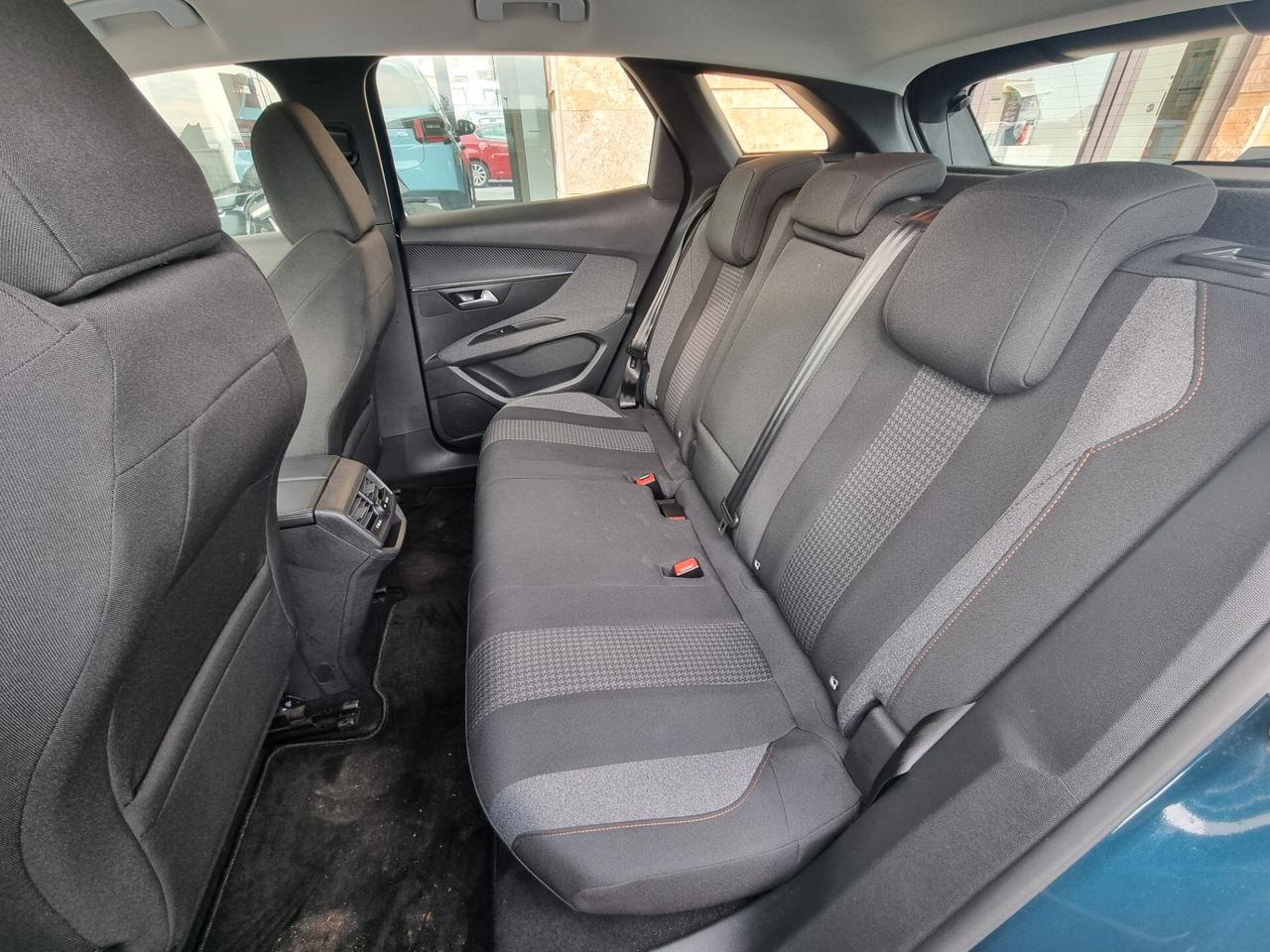 Peugeot 3008 BlueHDi 130 S&S EAT8 Active Business