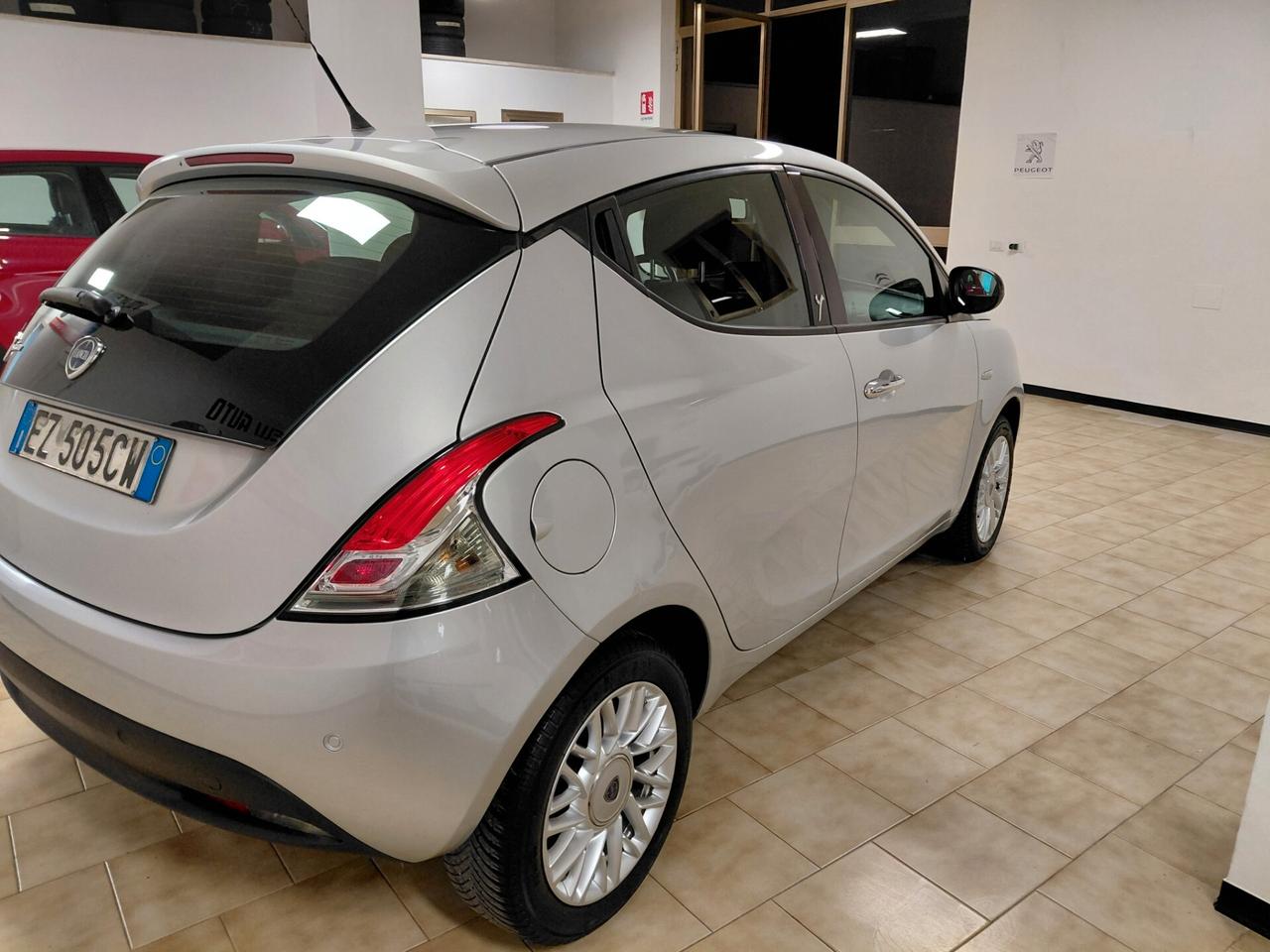 LANCIA YPSILON ANNO 2015 BZ 1.2 ADATTA NEOPATENTATI KM 100 MILA