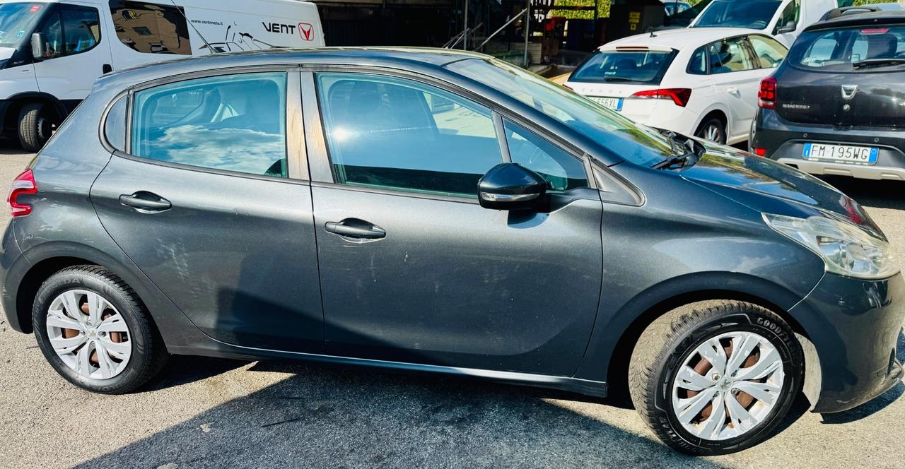 Peugeot 208 PureTech 82 5 porte Allure