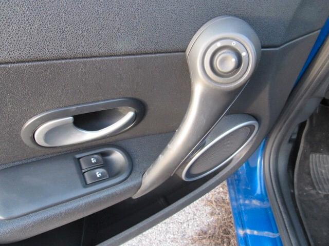 Renault Clio 1.2 16V 3 porte Confort NEOPATENTATI
