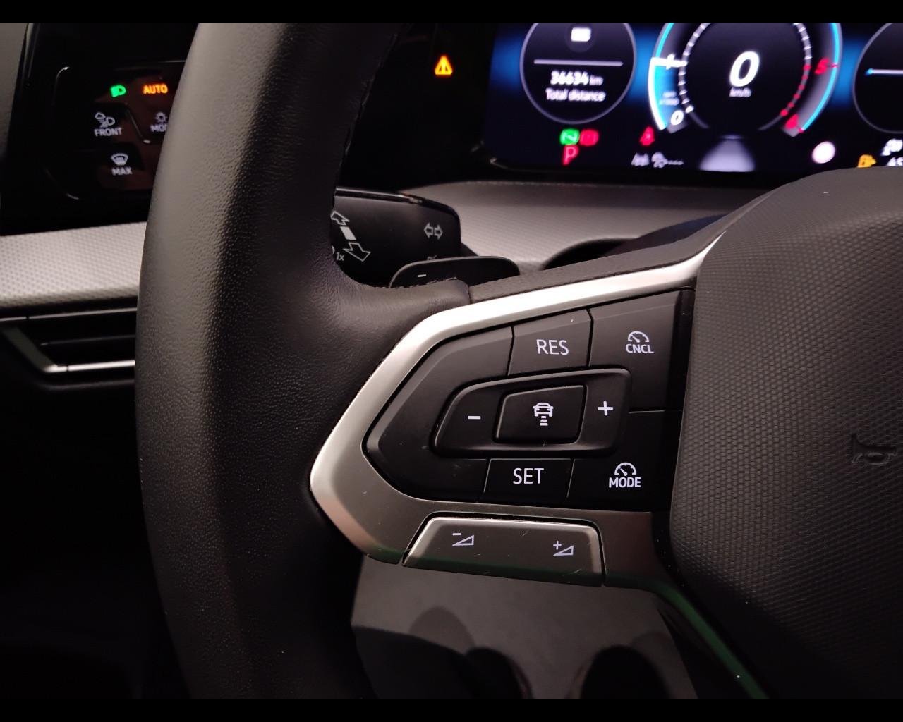 VOLKSWAGEN Golf VIII 2024 - Golf 2.0 tdi Style 150cv dsg