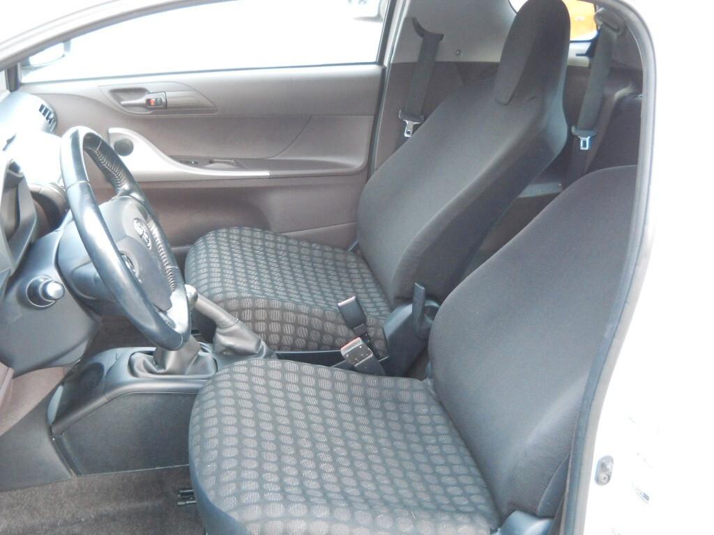 Toyota iQ 1.4 DIESEL 66 KW 90 CV 6 MARCE OK NEO PATENTATI