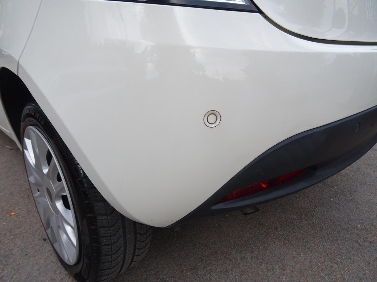 Lancia Ypsilon 1.2 69 CV 5p Platinum TETTO APRIBILE