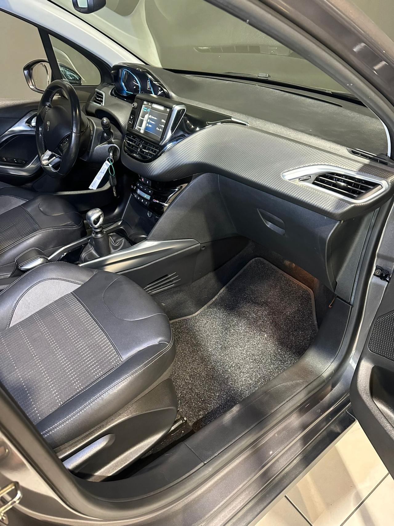 Peugeot 2008 1.6 e-HDi 115 CV Stop&Start Allure