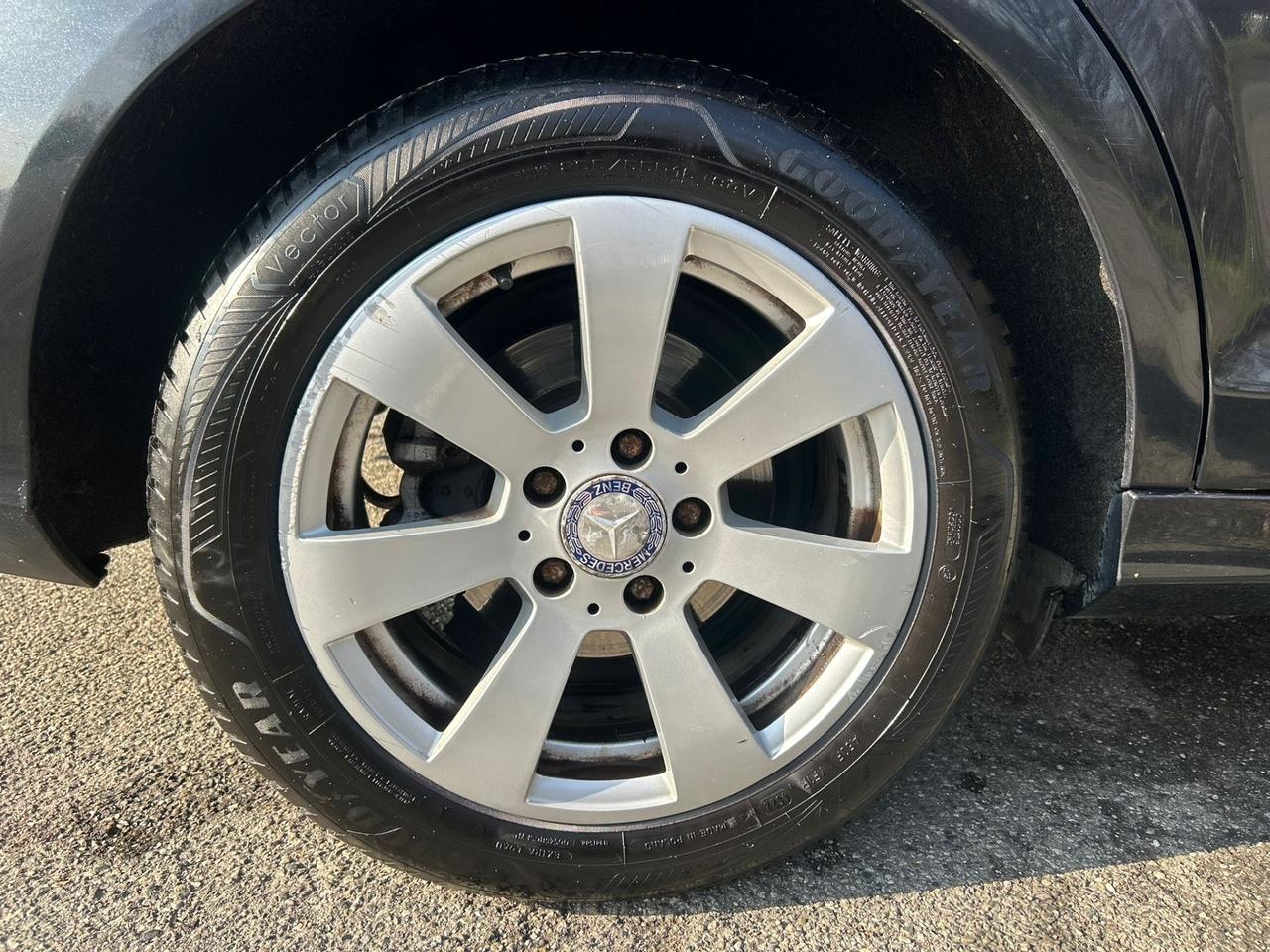 Mercedes-benz C 220 CDI BlueEFFICIENCY Avantgarde