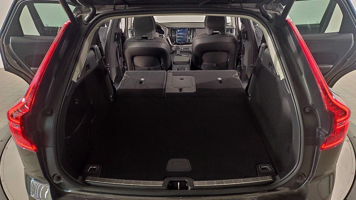 VOLVO Xc60 B4 Mild Hybrid (D) Automatico Plus Dark