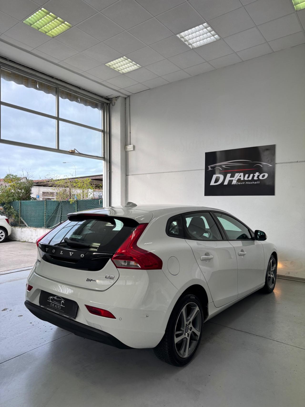 Volvo V40 D2 R-design Momentum