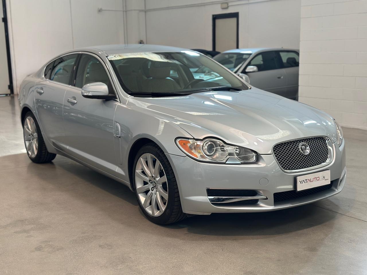 Jaguar XF 4.2 V8 Premium Luxury