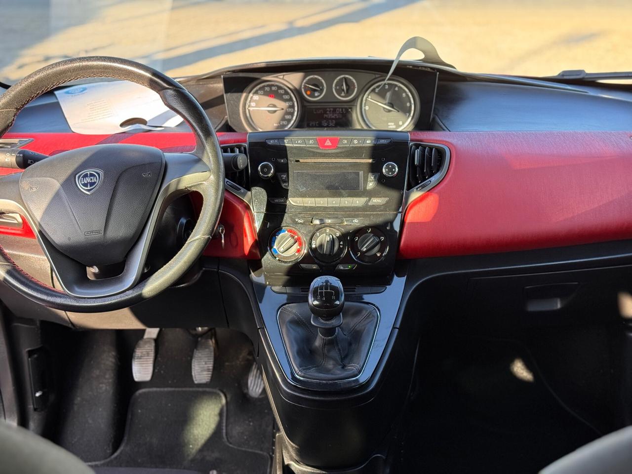 Lancia Ypsilon 1.2 69 CV 5 porte S&S Platinum